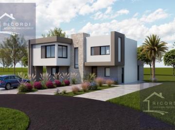 Casa · 220m² · 5 Ambientes · Casa en Santa Elisa, Pilar del Este.
