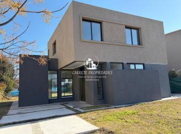 Casa de 4 ambientes, Pilar · Moderna Casa en Venta de 4 Ambientes con Sector de Escritorio. Barrio Santa Lucía. Pilar del Este.