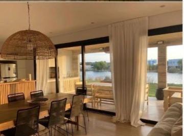 Casa · 250m² · 5 Ambientes · Casa Chalet en Alq. Temporario en Costa Esmeralda, Costa Atlántica, Buenos Aires