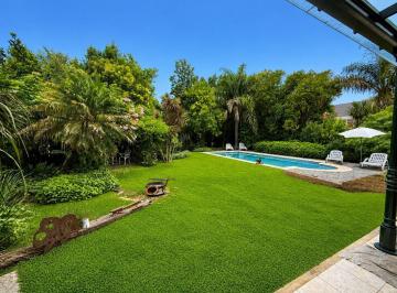 Casa · 210m² · 6 Ambientes · Casa en Venta en Barrancas de San José Tigre