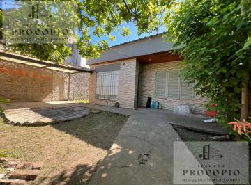 Casa · 83m² · 3 Ambientes · 1 Cochera · Casa 3 Ambientes en Venta en Merlo