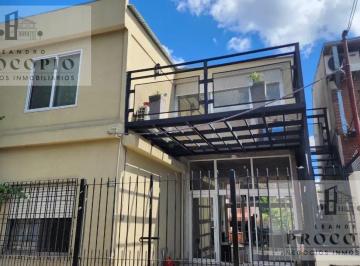 Casa · 150m² · 6 Ambientes · 1 Cochera · Casa en Castelar Norte