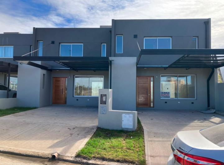 Casa · 145m² · 6 Ambientes · 2 Cocheras