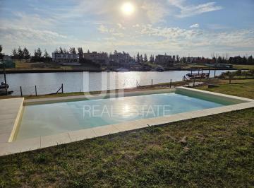 Casa · 259m² · 6 Ambientes · 6 Cocheras · Casa en Venta Al Agua en El Naudir, Escobar