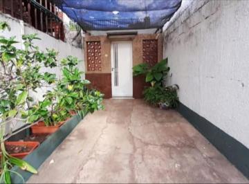 Casa · 84m² · 5 Ambientes · Venta - Interna Unica - Dos Dorm. - Patio - Terraza