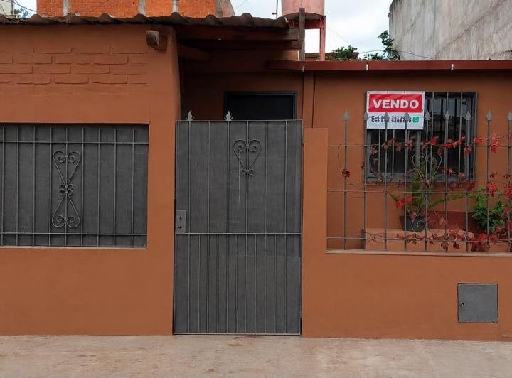 Casa · 180m² · 5 Ambientes
