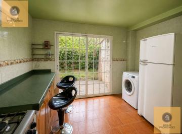 Casa · 200m² · 6 Ambientes · 2 Cocheras · Casa en Venta