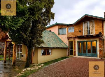 Casa · 200m² · 6 Ambientes · 2 Cocheras · Casa en Venta