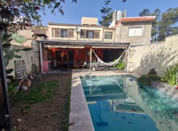 Casa · 190m² · 4 Ambientes · 3 Cocheras · B° Marques de Sobremonte - Casa 3 Dorm. con Pileta