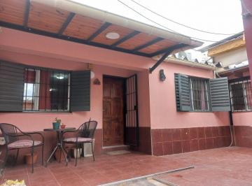 Casa de 2 ambientes, San José · Casa de 196 m² con 3 Dorm. en Venta en San José