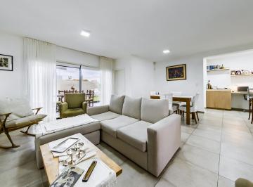 Casa · 140m² · 2 Dormitorios · 4 Cocheras · Casa en Planta Baja Excelente Ubicacion de Docta!