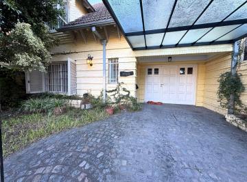 Casa · 241m² · 6 Ambientes · 3 Cocheras · Casa 6 Amb Parque Pileta Quincho Cochera Ituzaingo Norte Apto Credito