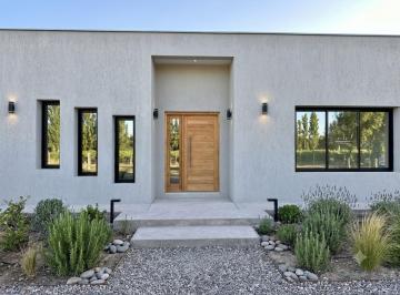 Casa · 509m² · 4 Ambientes · 2 Cocheras · Casa en Maipu