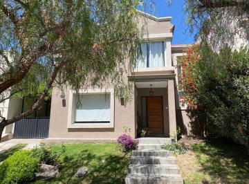 Casa de 5 ambientes, El Challao · : Dueño Directo Vende: Casa en Barrio Dalvian