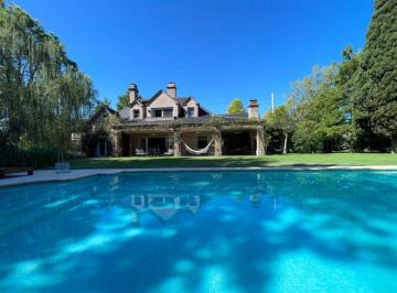 Casa de 9 ambientes, Pilar · Lindisima Casa en Mayling - Venta