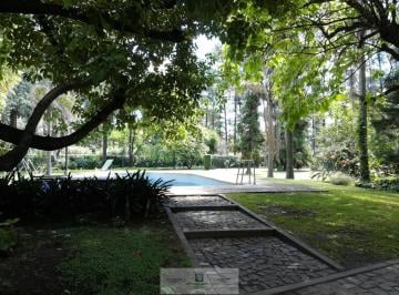 Quinta vacacional · 285m² · 4 Ambientes · Venta Quinta en del Viso con Parque y Pileta