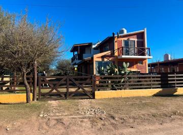 Casa · 188m² · 4 Dormitorios · 3 Cocheras · Cabañas + Departamento en Cercanías del Río Panaholma