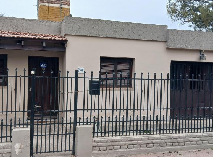 Casa · 113m² · 4 Ambientes · 1 Cochera