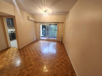 Departamento · 70m² · 3 Ambientes · 1 Cochera · Alquiler de Departamento de 3 Ambientes con Cochera en Vicente Lopez
