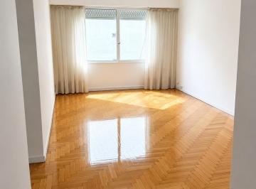 Living-Comedor · Excelente Departamento de 3 Ambientes en Caballito