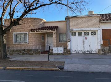 Casa · 250m² · 5 Ambientes · 3 Cocheras · Casa y Departamento Interno - Dorrego - Guaymallén