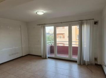 Departamento de 2 ambientes, Moreno · Departamento con 2 Balcones en Alquiler. Moreno Centro