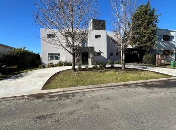 Casa de 6 ambientes, Tigre · Venta San Marco Al Río con Muelle Excelente Estado