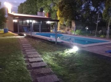 Casa de 6 ambientes, Álvarez · Casa con Pileta