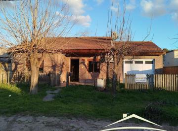 Casa · 108m² · 3 Ambientes · 1 Cochera · Casa en Dolores
