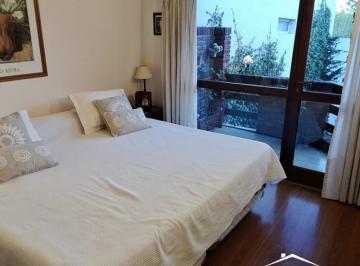 Casa · 163m² · 4 Ambientes · 1 Cochera · Casa en Bernardino Rivadavia