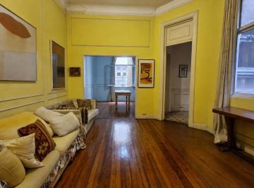 Departamento · 125m² · 4 Ambientes · Depto. en Venta de Estilo Clásico 4 Ambientes con Patio