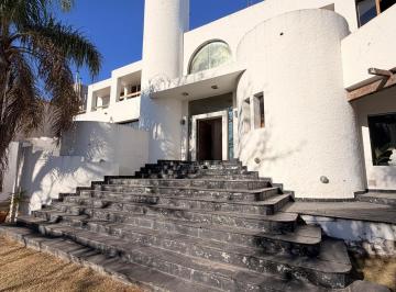 Casa · 950m² · 12 Ambientes · 12 Cocheras · Casa en Venta en Villa Belgrano