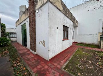 Casa · 112m² · 4 Ambientes · 1 Cochera · Casa de 4 Ambientes Mas Estudio en Hurlingham