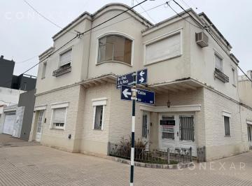 Casa · 300m² · 8 Ambientes · 1 Cochera · San Francisco, Importante Propiedad en Colón Esquina Roca