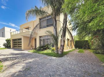 Casa · 276m² · 5 Ambientes · 6 Cocheras · Casa en Venta Santa Rita a Laguna