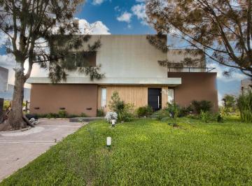 Casa · 131m² · 4 Ambientes · Casa en Venta 4 Ambientes Santa Rita Lote Interno