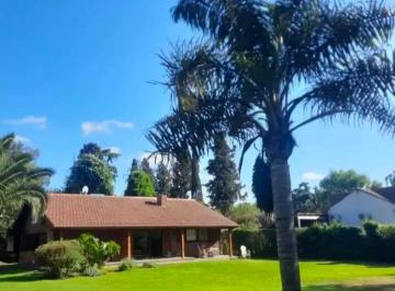 Quinta vacacional de 4 ambientes, Ezeiza · Casa Quinta en Alquiler de 2500 m² Excelente Ubicación en El Centro de Canning