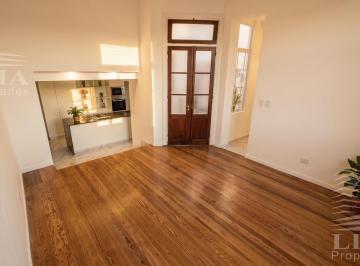 PH · 104m² · 4 Ambientes · Casa de Pasillo en Abasto