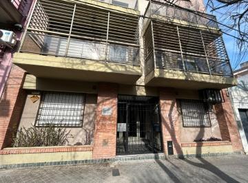 Departamento · 55m² · 2 Ambientes · Departamento Primer Piso por Escalera
