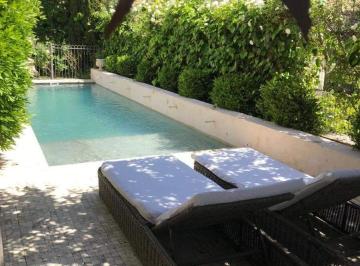 Casa de 5 ambientes, Ciudad de Mendoza · Casa 3 Dorm. 320 m² Cubiertos en Barrio Dalvian, Mendoza