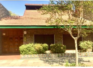 Casa de 4 ambientes, Junín · Excelente Chalet en Barrio Pueblo Nuevo