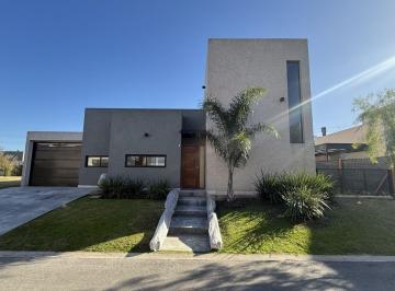 AMN-AMN-4061_2 · Casa en Venta en Spring Park - Pilar