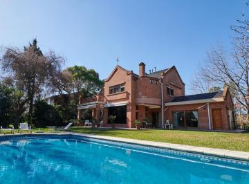 Casa · 520m² · 5 Ambientes · 2 Cocheras · Venta Casa 5 Ambientes Tigre Club de Campo Hacoaj Ubicada Sobre un Lote y Medio