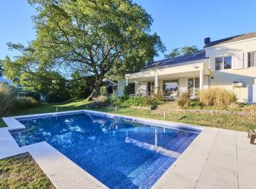 Casa · 387m² · 5 Ambientes · 4 Cocheras · Venta Casa 5 Ambientes en Tigre Club de Campo Hacoaj Ubicada en Isla
