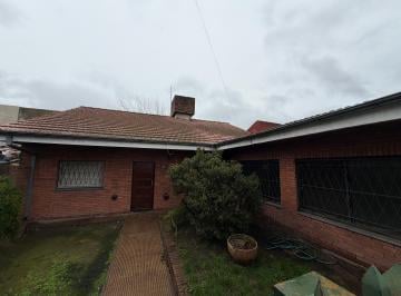 Casa de 3 ambientes, Almirante Brown · Casa con 2 Dorm. 1 Baño y Cochera Cubierta