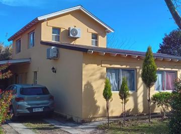 Casa de 5 ambientes, Tigre · Casa Remodelada en B. Cerrado El Atardecer 2 Plantas con 180 m², Apto Crédito.