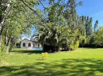 Casa · 788m² · 7 Ambientes · 2 Cocheras · Venta Casa de Categoria Chacras de Coria