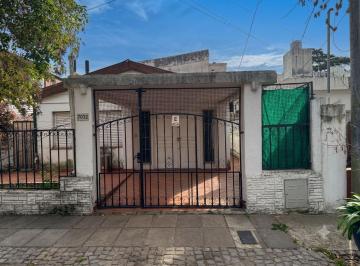 Casa · 74m² · 3 Ambientes · 1 Cochera · Casa Chalet en Fisherton