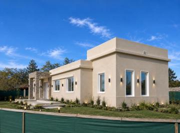Casa · 170m² · 4 Ambientes · 3 Cocheras · Venta Casa Santa Ines Pisicina a Laguna Financia