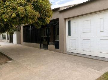 Casa · 220m² · 3 Ambientes · 2 Cocheras · Casa en Venta en Recreo, 3 Dorm. Patio y Cochera